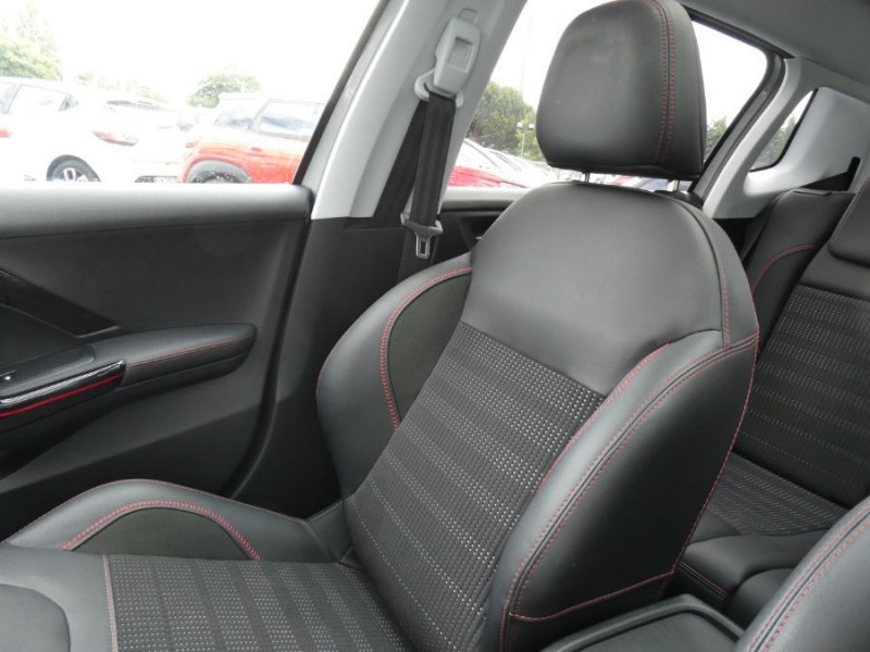 Photo 35 de l'offre de PEUGEOT 2008 1.2 PureTech 130 BVM6 Ph2 GT LINE TOIT Pano CarPlay Grip.C. à 11950€ chez Mérignac auto