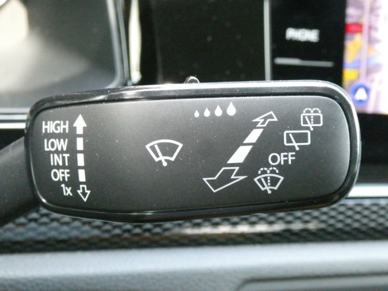 Photo 33 de l'offre de VOLKSWAGEN TAIGO 1.0 TSI 110 BVA7 PACK GPS CLIM Auto SC Privacy Glass à 20950€ chez Mérignac auto