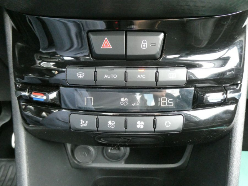 Photo 25 de l'offre de PEUGEOT 2008 1.2 PureTech 130 BVM6 Ph2 GT LINE TOIT Pano CarPlay Grip.C. à 11950€ chez Mérignac auto