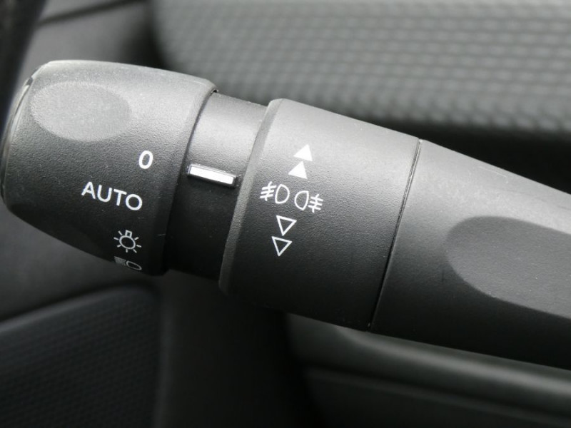 Photo 29 de l'offre de PEUGEOT 2008 1.2 PureTech 130 BVM6 Ph2 GT LINE TOIT Pano CarPlay Grip.C. à 11950€ chez Mérignac auto