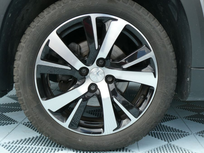 Photo 41 de l'offre de PEUGEOT 2008 1.2 PureTech 130 BVM6 Ph2 GT LINE TOIT Pano CarPlay Grip.C. à 11950€ chez Mérignac auto