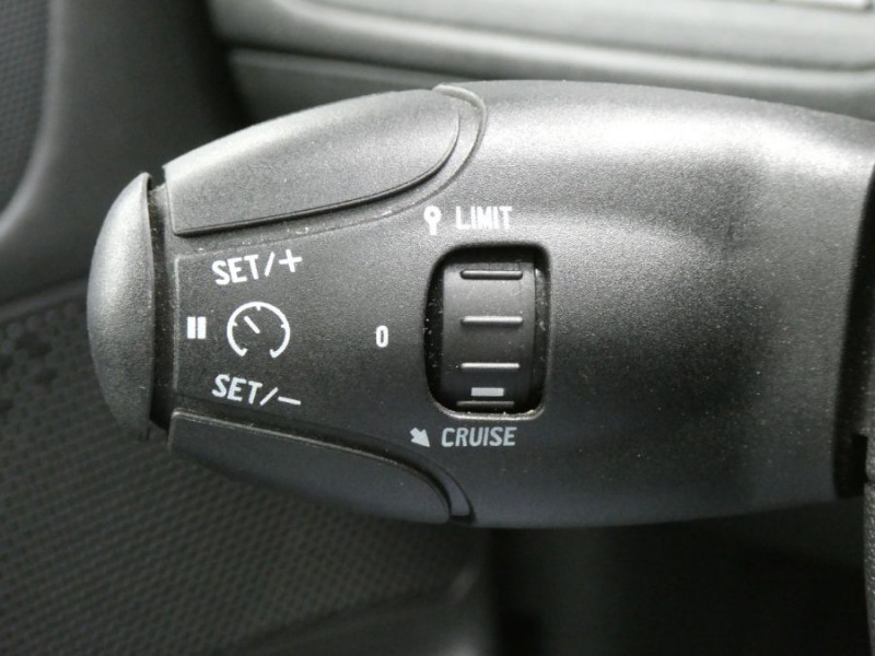 Photo 28 de l'offre de PEUGEOT 2008 1.2 PureTech 130 BVM6 Ph2 GT LINE TOIT Pano CarPlay Grip.C. à 11950€ chez Mérignac auto