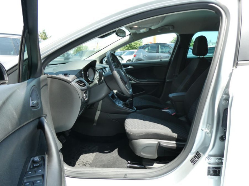 Photo 14 de l'offre de OPEL ASTRA SPORTS TOURER VI 1.2 TURBO 130 BVM6 EDITION GPS à 14950€ chez Mérignac auto