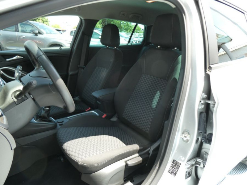 Photo 4 de l'offre de OPEL ASTRA SPORTS TOURER VI 1.2 TURBO 130 BVM6 EDITION GPS à 14950€ chez Mérignac auto