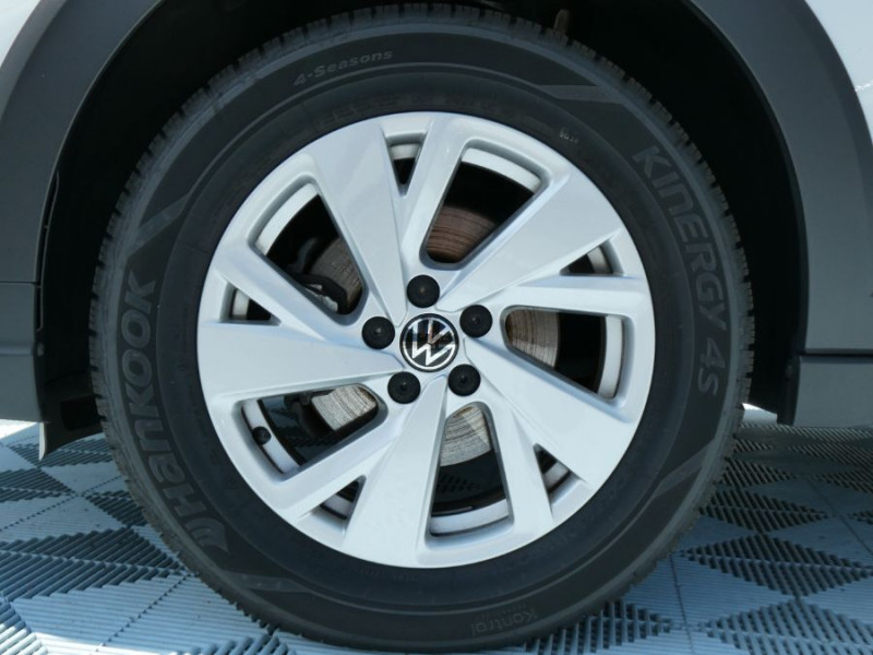 Photo 38 de l'offre de VOLKSWAGEN TAIGO 1.0 TSI 110 BVA7 PACK GPS CLIM Auto SC Privacy Glass à 20950€ chez Mérignac auto