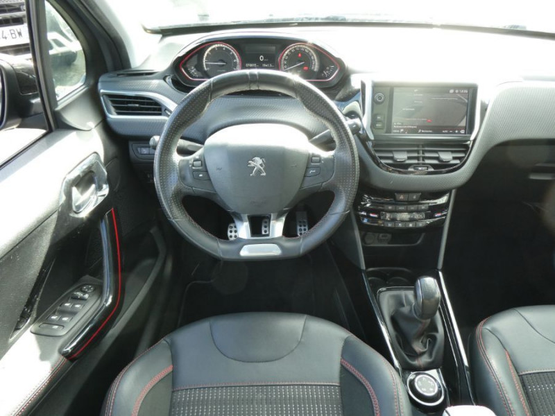 Photo 4 de l'offre de PEUGEOT 2008 1.2 PureTech 110 BVM6 Ph.2 GT LINE TOIT Pano Grip Control à 10450€ chez Mérignac auto