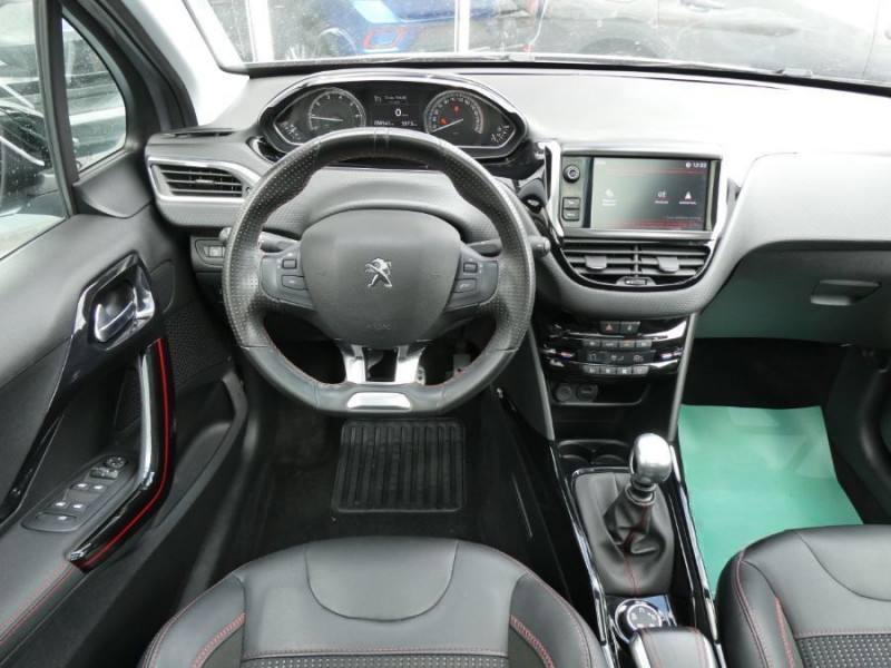 Photo 4 de l'offre de PEUGEOT 2008 1.2 PureTech 130 BVM6 Ph2 GT LINE TOIT Pano CarPlay Grip.C. à 11950€ chez Mérignac auto