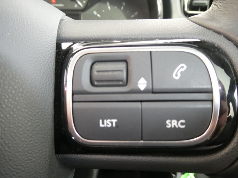 Photo 26 de l'offre de CITROEN C3 III 1.2 PureTech 82 SHINE CarPlay SC TOIT Pano JA16 à 10650€ chez Mérignac auto