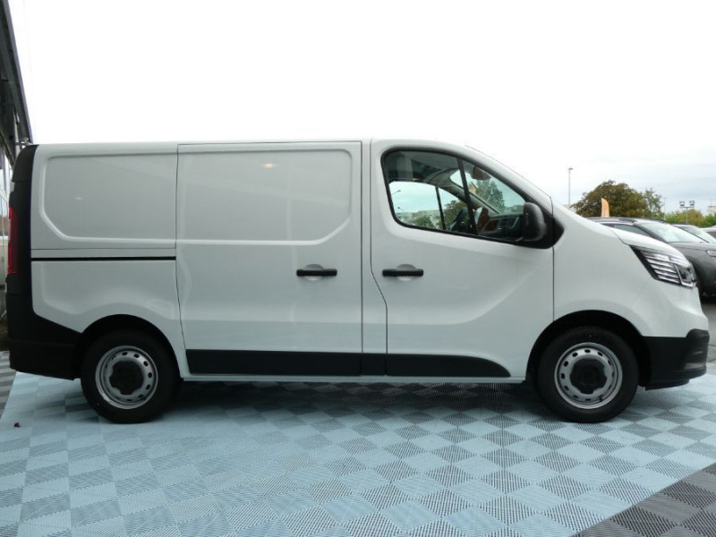 Photo 3 de l'offre de RENAULT TRAFIC L1H1 2.0 Blue dCi 130 BVM6 2.8T ADVANCE Camera 424€ HT/Mois à 26450€ chez Mérignac auto