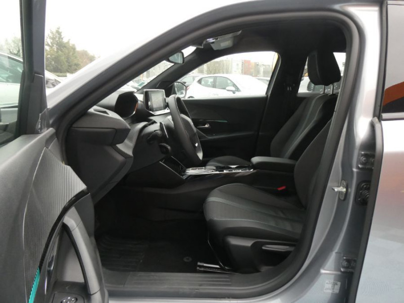 Photo 4 de l'offre de PEUGEOT 2008 II 1.2 PureTech 100 BVM6 ALLURE GPS à 17450€ chez Mérignac auto