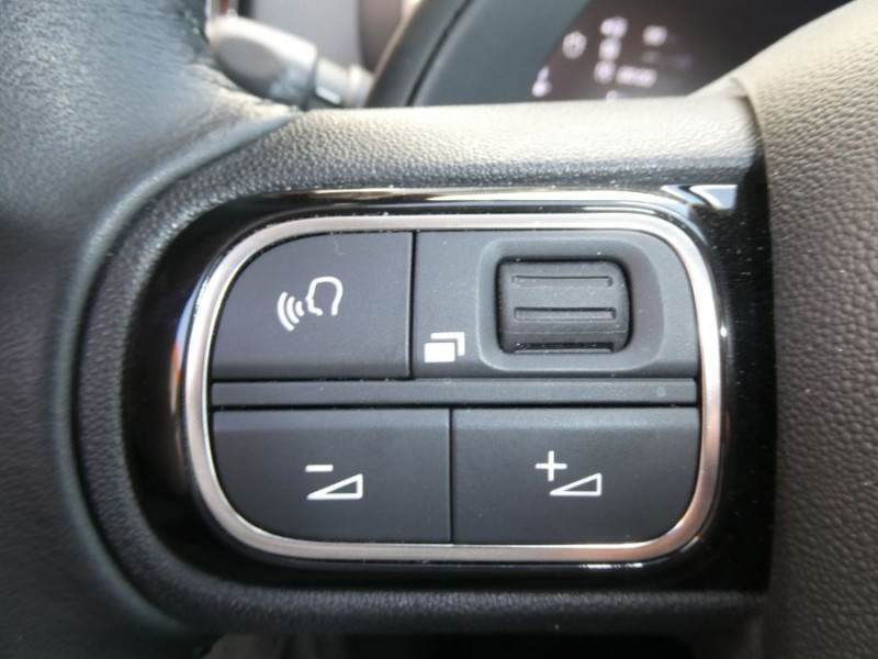 Photo 26 de l'offre de CITROEN C5 AIRCROSS 1.2 PureTech 130 EAT8 FEEL GPS Cockpit Camera JA18 Radars 1ère Main à 20450€ chez Mérignac auto