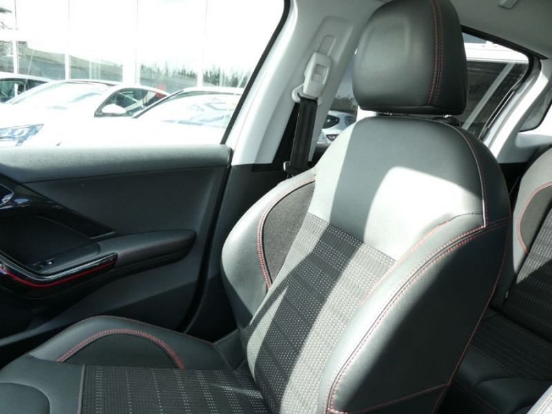 Photo 35 de l'offre de PEUGEOT 2008 1.2 PureTech 110 BVM6 Ph.2 GT LINE TOIT Pano Grip Control à 10450€ chez Mérignac auto