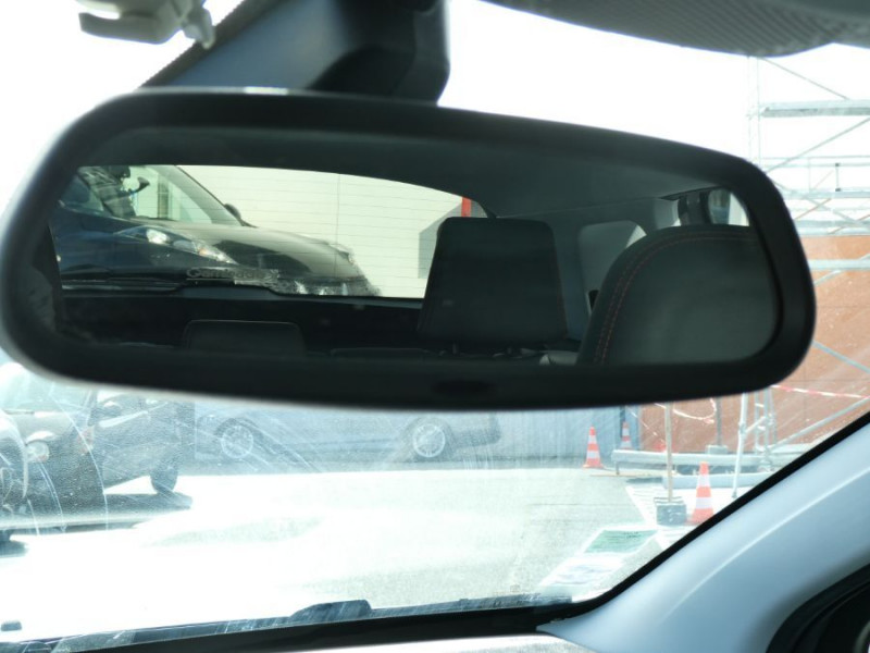 Photo 34 de l'offre de PEUGEOT 2008 1.2 PureTech 110 BVM6 Ph.2 GT LINE TOIT Pano Grip Control à 10450€ chez Mérignac auto