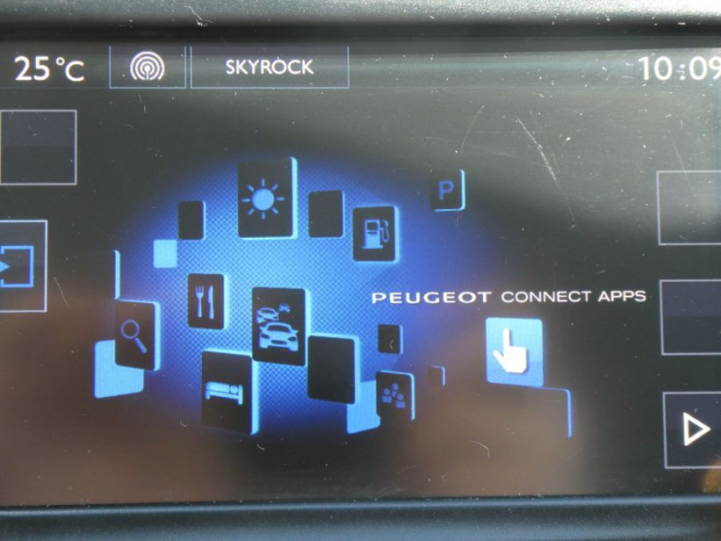 Photo 27 de l'offre de PEUGEOT 2008 1.2 PureTech 82 STYLE GPS Radar RER Privacy Glass 1ere main à 9250€ chez Mérignac auto