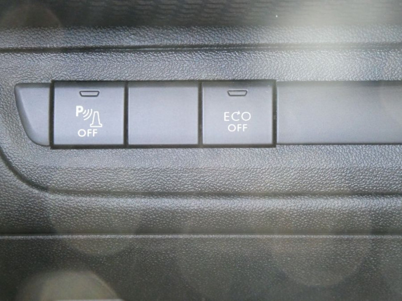 Photo 29 de l'offre de PEUGEOT 2008 1.2 PureTech 110 BVM6 Ph.2 GT LINE TOIT Pano Grip Control à 10450€ chez Mérignac auto