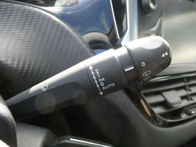 Photo 32 de l'offre de PEUGEOT 2008 1.2 PureTech 110 BVM6 Ph.2 GT LINE TOIT Pano Grip Control à 10450€ chez Mérignac auto