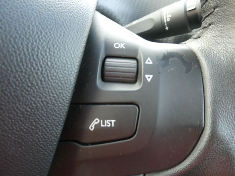 Photo 18 de l'offre de PEUGEOT 2008 1.2 PureTech 82 STYLE GPS Radar RER Privacy Glass 1ere main à 9250€ chez Mérignac auto