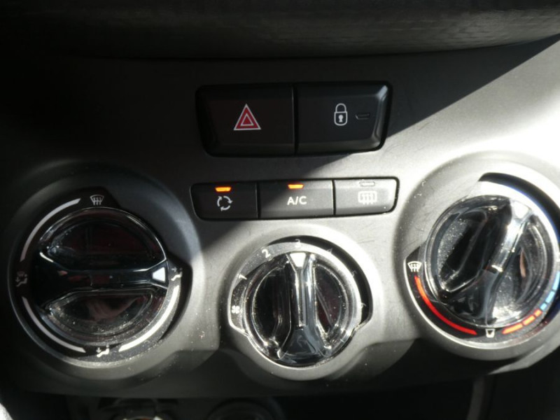 Photo 23 de l'offre de PEUGEOT 2008 1.2 PureTech 82 STYLE GPS Radar RER Privacy Glass 1ere main à 9250€ chez Mérignac auto