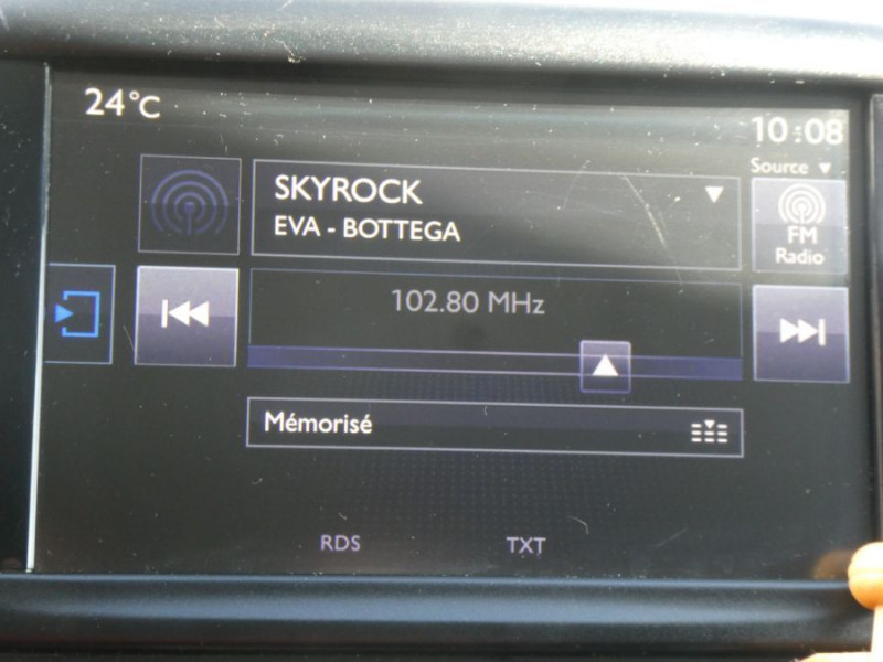 Photo 24 de l'offre de PEUGEOT 2008 1.2 PureTech 82 STYLE GPS Radar RER Privacy Glass 1ere main à 9250€ chez Mérignac auto