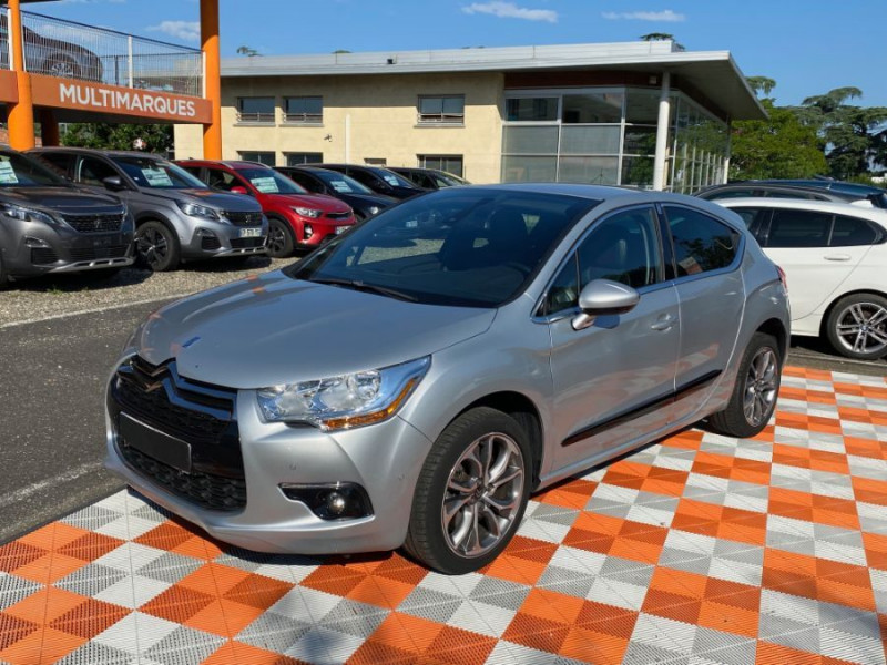 Citroen DS4 1.6 THP 200 BVM6 SPORT CHIC CUIR JA18 Radars ESSENCE GRIS ALU Occasion à vendre