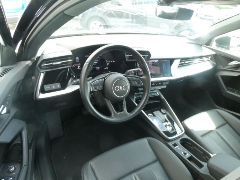 Photo 12 de l'offre de AUDI A3 BERLINE IV SPORTBACK 35 TFSI 150 S Tronic 7 4P DESIGN LUXE CUIR Camera ACC à 27950€ chez Mérignac auto