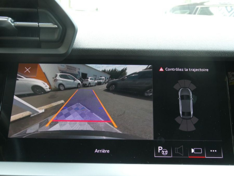 Photo 7 de l'offre de AUDI A3 BERLINE IV SPORTBACK 35 TFSI 150 S Tronic 7 4P DESIGN LUXE CUIR Camera ACC à 27950€ chez Mérignac auto