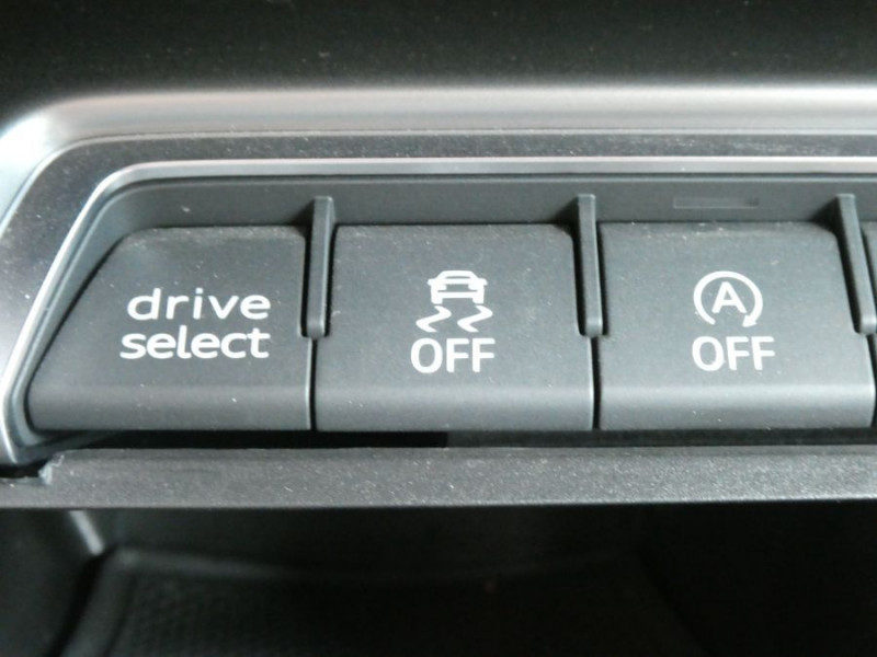 Photo 30 de l'offre de AUDI A3 BERLINE IV SPORTBACK 35 TFSI 150 S Tronic 7 4P DESIGN LUXE CUIR Camera ACC à 27950€ chez Mérignac auto