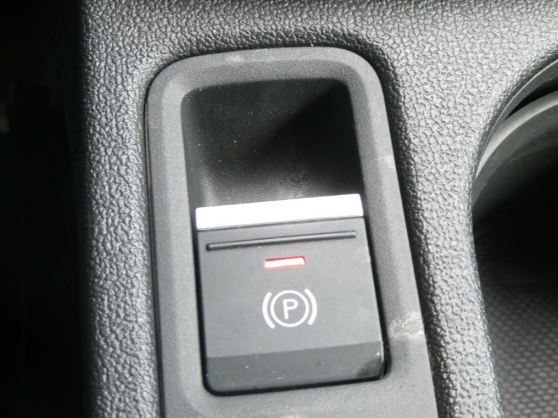 Photo 37 de l'offre de AUDI A3 BERLINE IV SPORTBACK 35 TFSI 150 S Tronic 7 4P DESIGN LUXE CUIR Camera ACC à 27950€ chez Mérignac auto