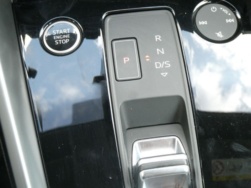 Photo 29 de l'offre de AUDI A3 BERLINE IV SPORTBACK 35 TFSI 150 S Tronic 7 4P DESIGN LUXE CUIR Camera ACC à 27950€ chez Mérignac auto