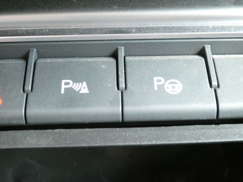 Photo 38 de l'offre de AUDI A3 BERLINE IV SPORTBACK 35 TFSI 150 S Tronic 7 4P DESIGN LUXE CUIR Camera ACC à 27950€ chez Mérignac auto