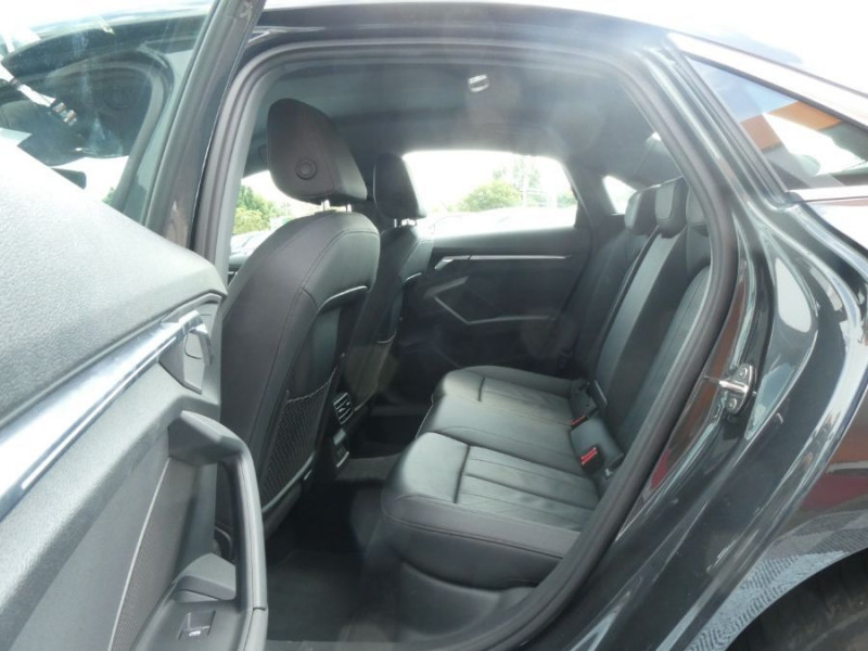 Photo 15 de l'offre de AUDI A3 BERLINE IV SPORTBACK 35 TFSI 150 S Tronic 7 4P DESIGN LUXE CUIR Camera ACC à 27950€ chez Mérignac auto