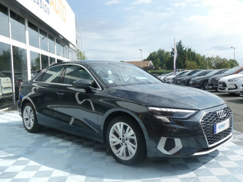 Photo 3 de l'offre de AUDI A3 BERLINE IV SPORTBACK 35 TFSI 150 S Tronic 7 4P DESIGN LUXE CUIR Camera ACC à 27950€ chez Mérignac auto