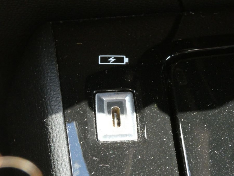 Photo 38 de l'offre de PEUGEOT 2008 II 1.2 PureTech 100 BVM6 ALLURE GPS à 16890€ chez Mérignac auto