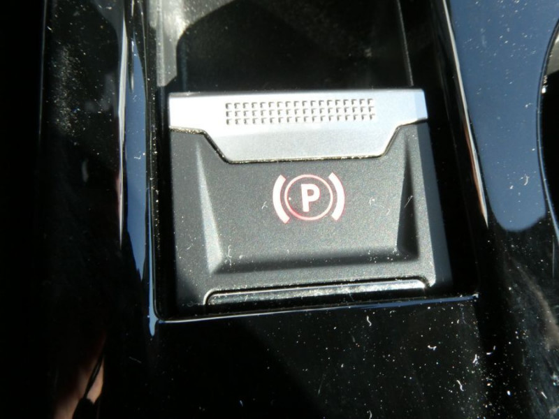 Photo 36 de l'offre de PEUGEOT 2008 II 1.2 PureTech 100 BVM6 ALLURE GPS à 16890€ chez Mérignac auto