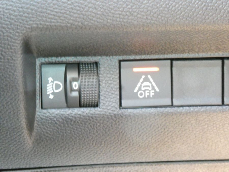 Photo 29 de l'offre de PEUGEOT 2008 II 1.2 PureTech 100 BVM6 ALLURE GPS à 16890€ chez Mérignac auto