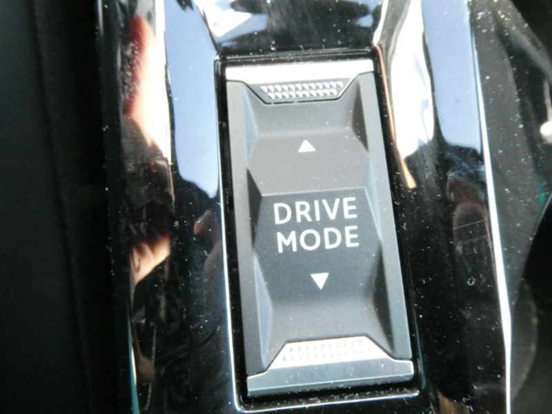 Photo 35 de l'offre de PEUGEOT 2008 II 1.2 PureTech 100 BVM6 ALLURE GPS à 16890€ chez Mérignac auto