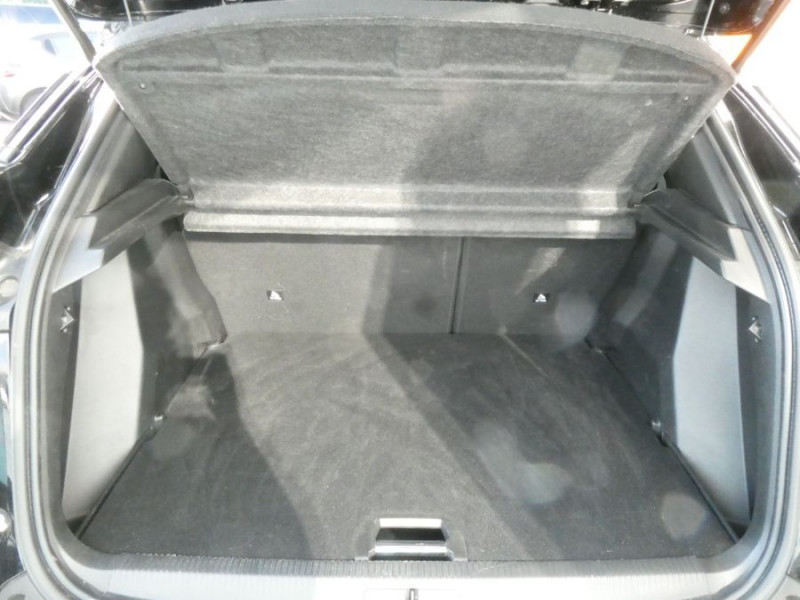 Photo 23 de l'offre de PEUGEOT 2008 II 1.2 PureTech 100 BVM6 ALLURE GPS à 16890€ chez Mérignac auto