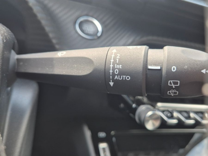 Photo 21 de l'offre de PEUGEOT 2008 II 1.2 PureTech 100 BVM6 ALLURE GPS Camera AB SC à 16450€ chez Mérignac auto