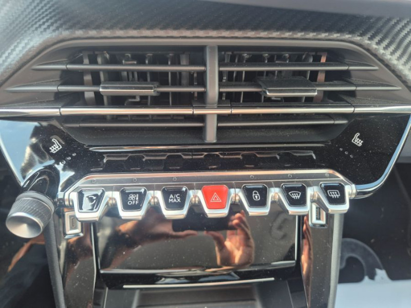 Photo 26 de l'offre de PEUGEOT 2008 II 1.2 PureTech 100 BVM6 ALLURE GPS Camera AB SC à 16450€ chez Mérignac auto