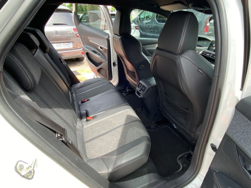 Photo 20 de l'offre de PEUGEOT 3008 II 1.5 BlueHDi 130 BVM6 GT LINE Hayon EL. Grip Ctrl à 16950€ chez Mérignac auto