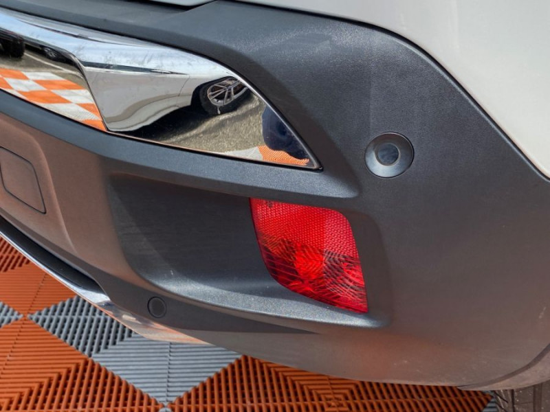 Photo 34 de l'offre de PEUGEOT 3008 II 1.5 BlueHDi 130 BVM6 GT LINE Hayon EL. Grip Ctrl à 16950€ chez Mérignac auto