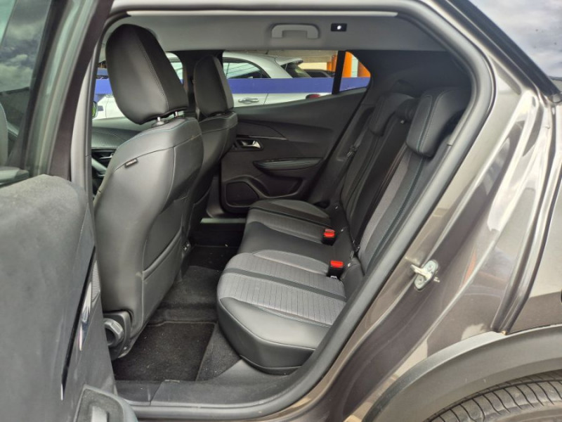 Photo 17 de l'offre de PEUGEOT 2008 II 1.2 PureTech 100 BVM6 ALLURE GPS Camera AB SC à 16450€ chez Mérignac auto