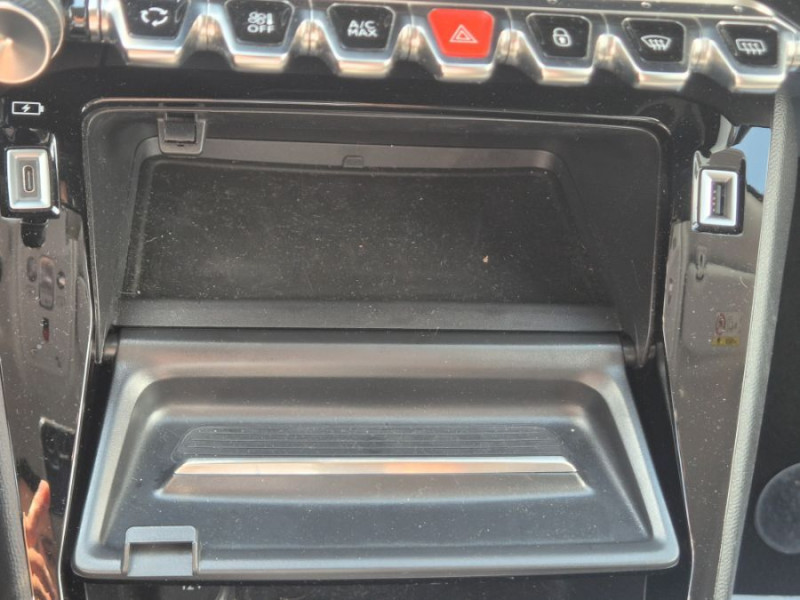 Photo 35 de l'offre de PEUGEOT 2008 II 1.2 PureTech 100 BVM6 ALLURE GPS Camera AB SC à 16450€ chez Mérignac auto