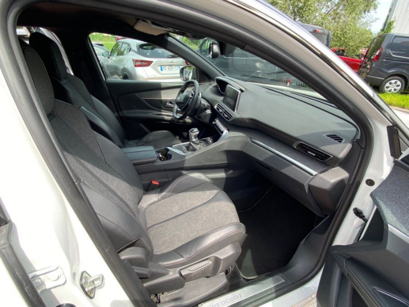 Photo 18 de l'offre de PEUGEOT 3008 II 1.5 BlueHDi 130 BVM6 GT LINE Hayon EL. Grip Ctrl à 16950€ chez Mérignac auto