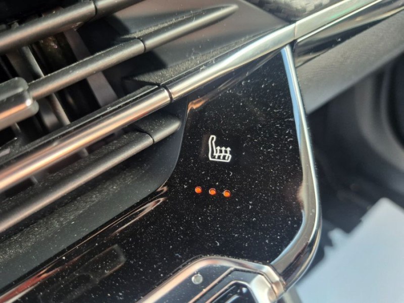 Photo 8 de l'offre de PEUGEOT 2008 II 1.2 PureTech 100 BVM6 ALLURE GPS Camera AB SC à 16450€ chez Mérignac auto