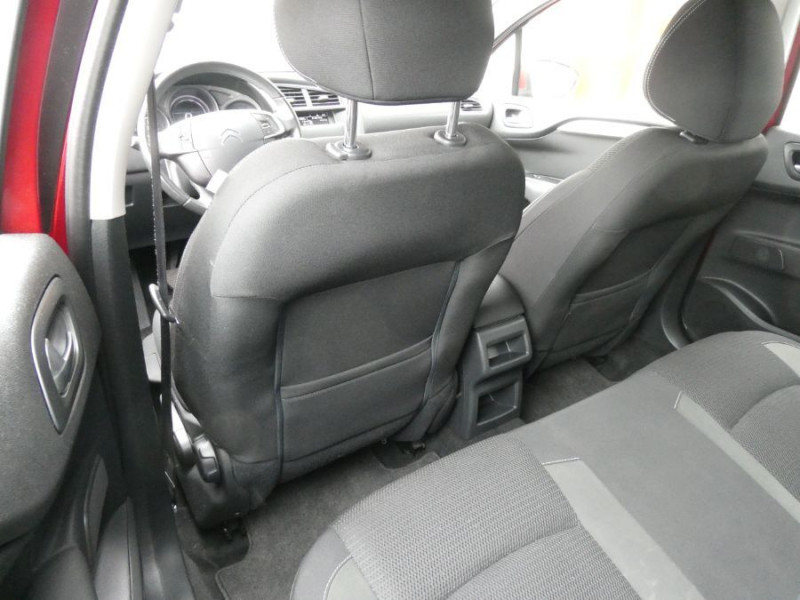 Photo 14 de l'offre de CITROEN C4 1.2 PureTech 110 FEEL CLIM Auto Radar Bluetooth à 8950€ chez Mérignac auto