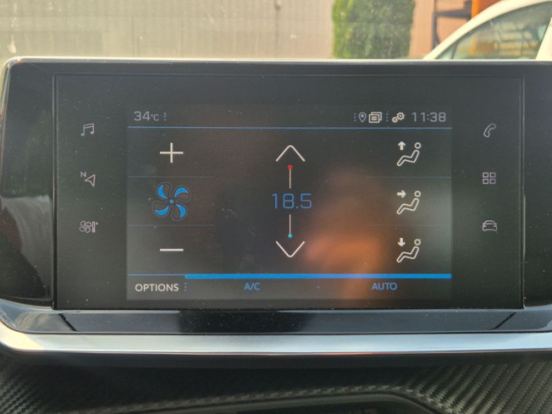 Photo 28 de l'offre de PEUGEOT 2008 II 1.2 PureTech 100 BVM6 ALLURE GPS Camera AB SC à 16450€ chez Mérignac auto