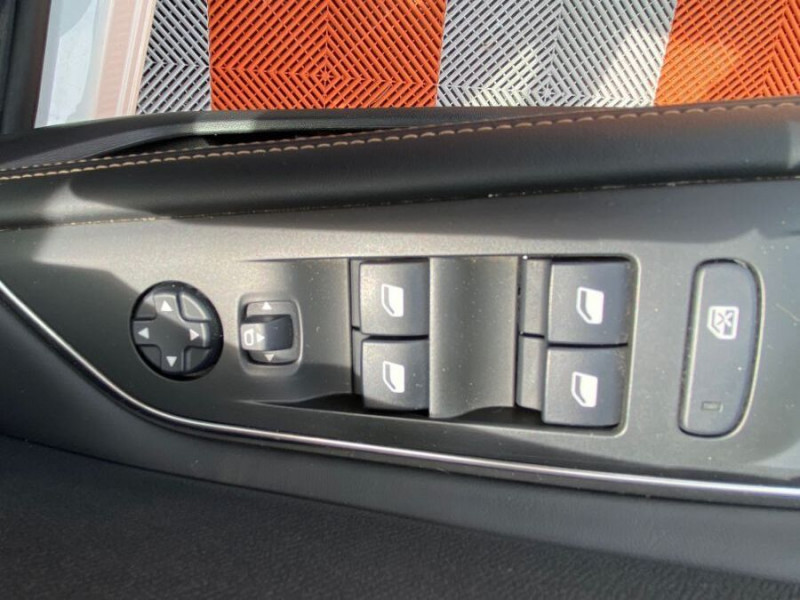 Photo 25 de l'offre de PEUGEOT 3008 II 1.5 BlueHDi 130 BVM6 GT LINE Hayon EL. Grip Ctrl à 16950€ chez Mérignac auto