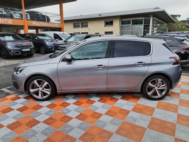 Photo 8 de l'offre de PEUGEOT 308 1.2 PureTech 130 BVM6 ALLURE GPS Camera JA17 à 12450€ chez Mérignac auto