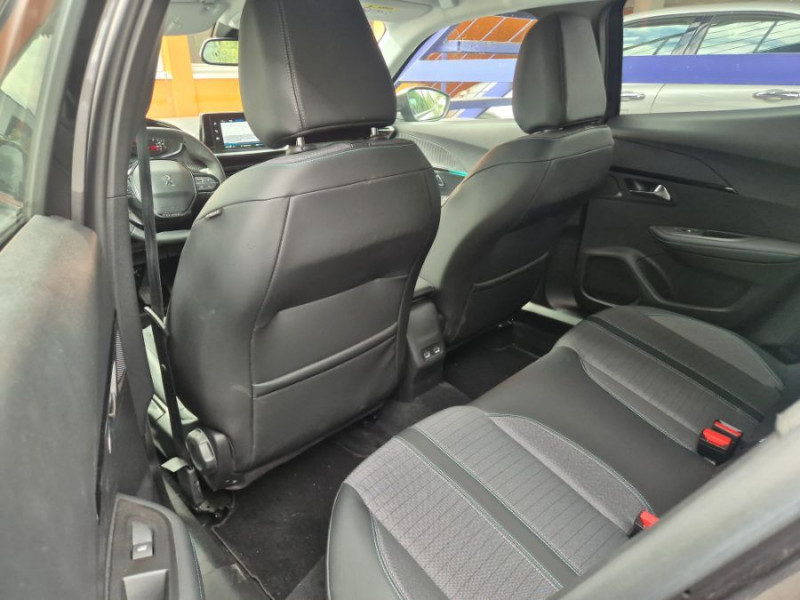 Photo 18 de l'offre de PEUGEOT 2008 II 1.2 PureTech 100 BVM6 ALLURE GPS Camera AB SC à 16450€ chez Mérignac auto